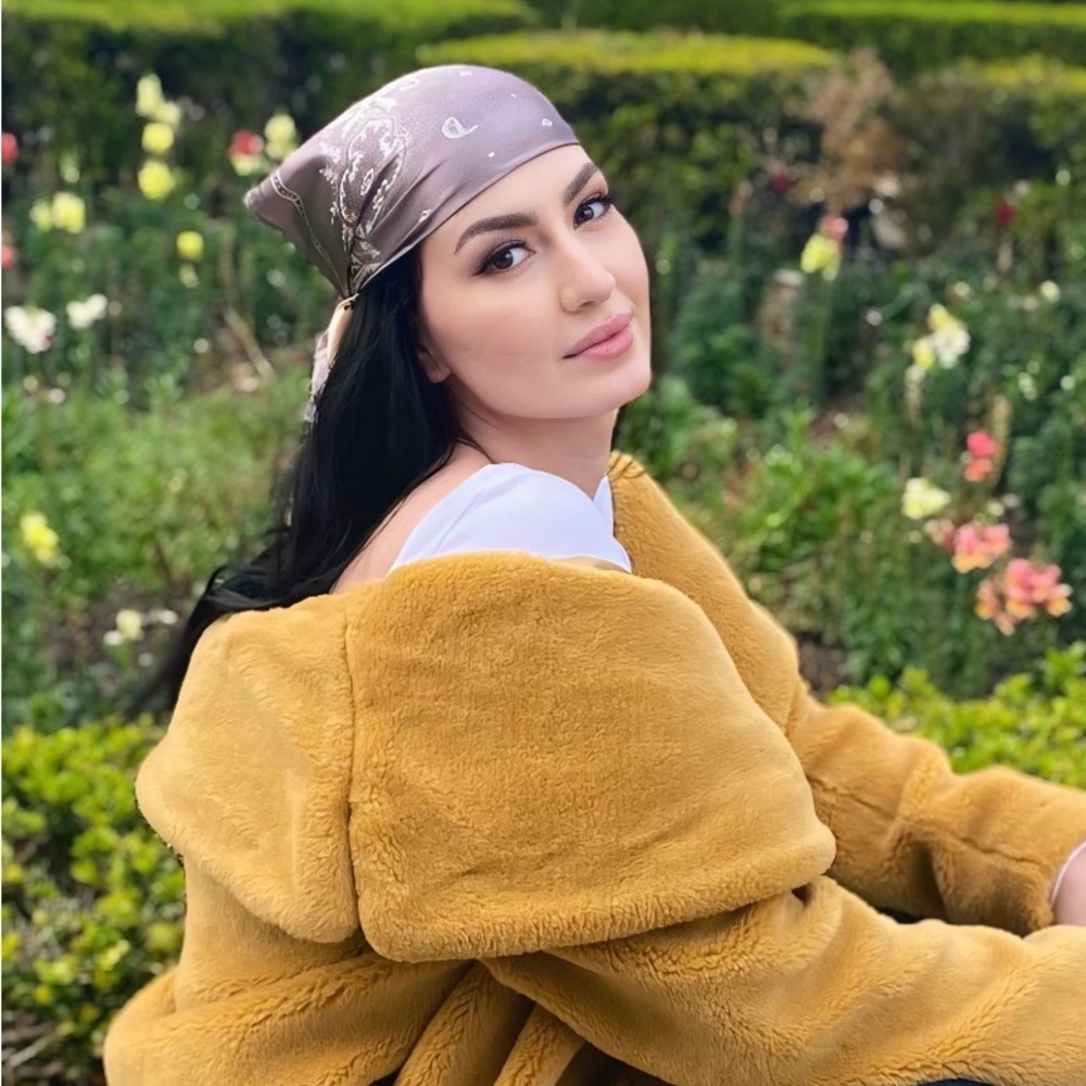 Meet your Posher, Debbie